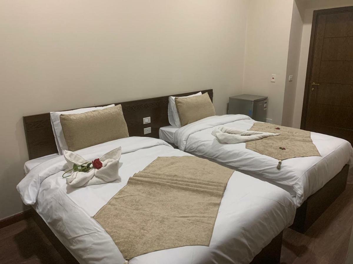 Miramar Talaat Harb Square Hotel ไคโร ภายนอก รูปภาพ