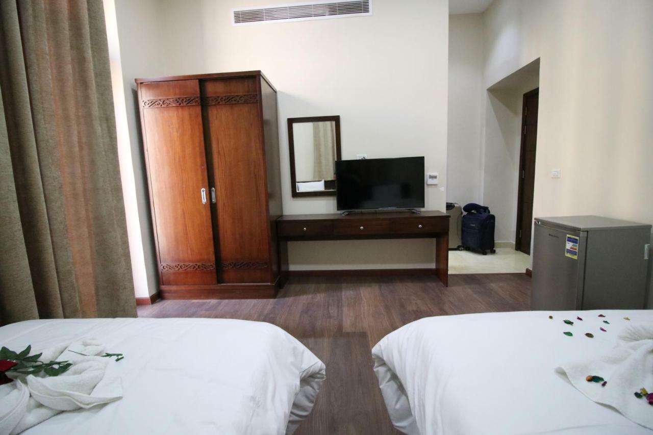 Miramar Talaat Harb Square Hotel ไคโร ภายนอก รูปภาพ