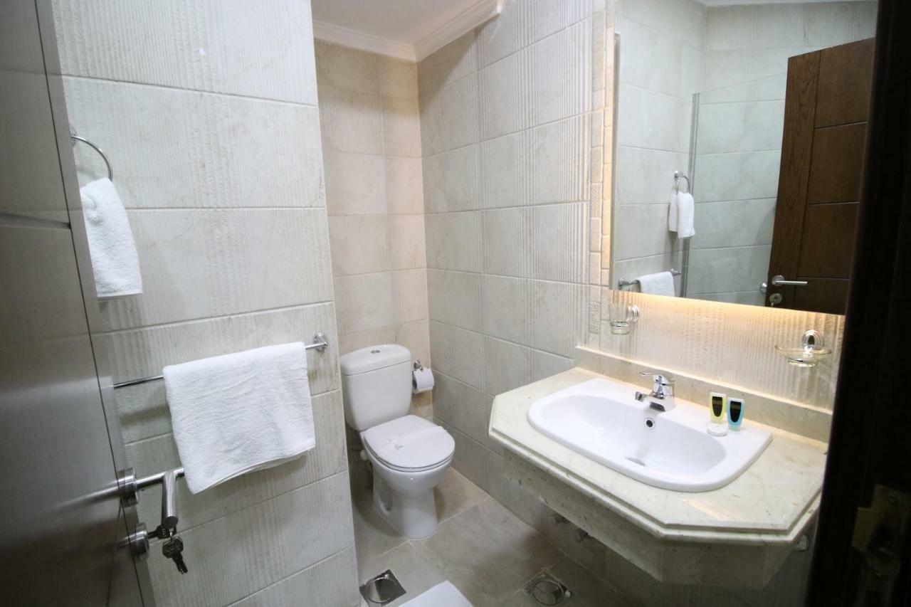 Miramar Talaat Harb Square Hotel ไคโร ภายนอก รูปภาพ