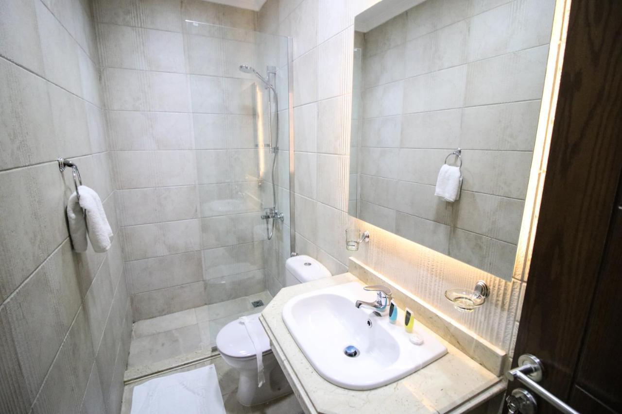 Miramar Talaat Harb Square Hotel ไคโร ภายนอก รูปภาพ