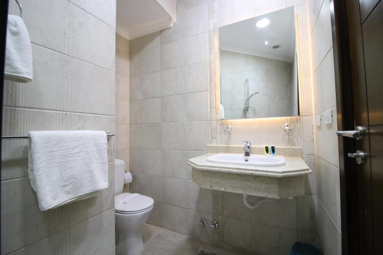 Miramar Talaat Harb Square Hotel ไคโร ภายนอก รูปภาพ